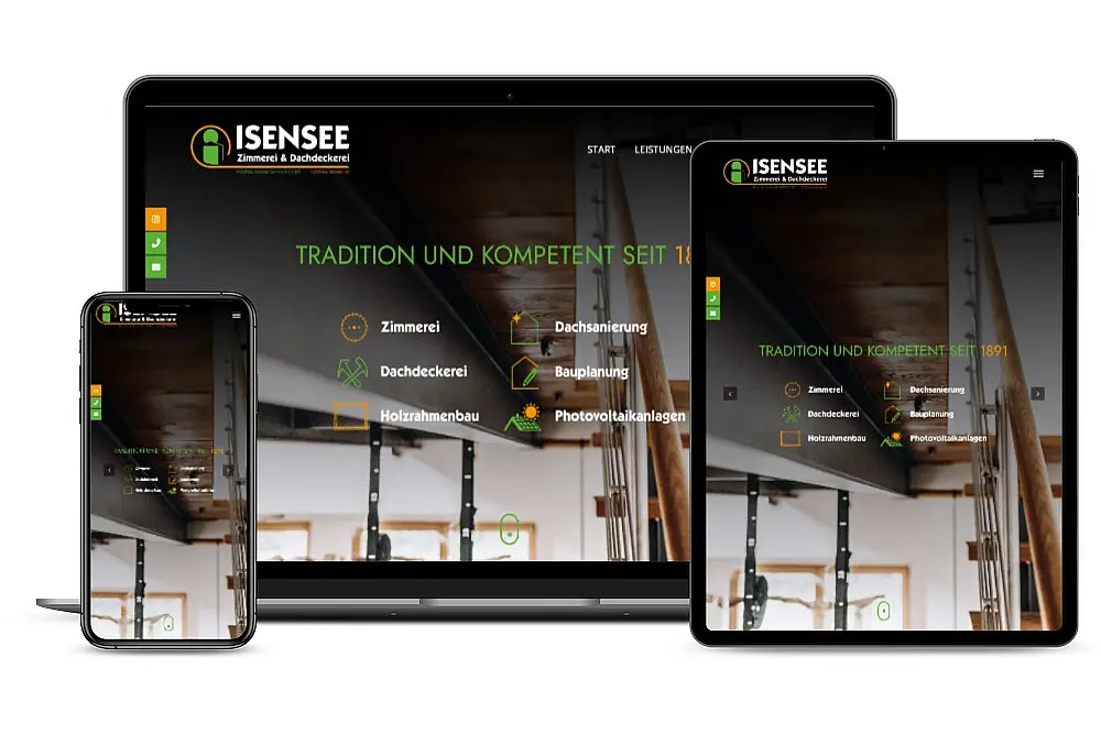 Die Website www.holzbau-isensee.de auf drei Bildschirmen mit unterschiedlichen Auflösungen